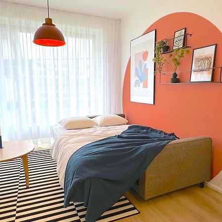 Design Apartment - Balcony, Free Parking, Yoga, 10 Mins To Center, By Gravity Prague Luaran gambar