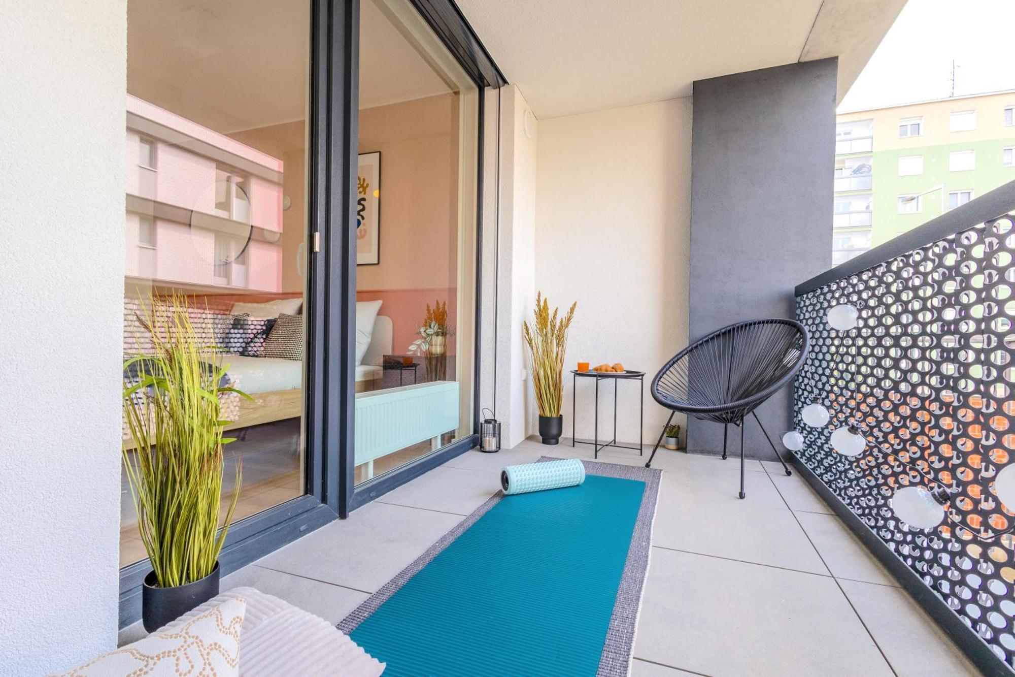 Design Apartment - Balcony, Free Parking, Yoga, 10 Mins To Center, By Gravity Prague Luaran gambar