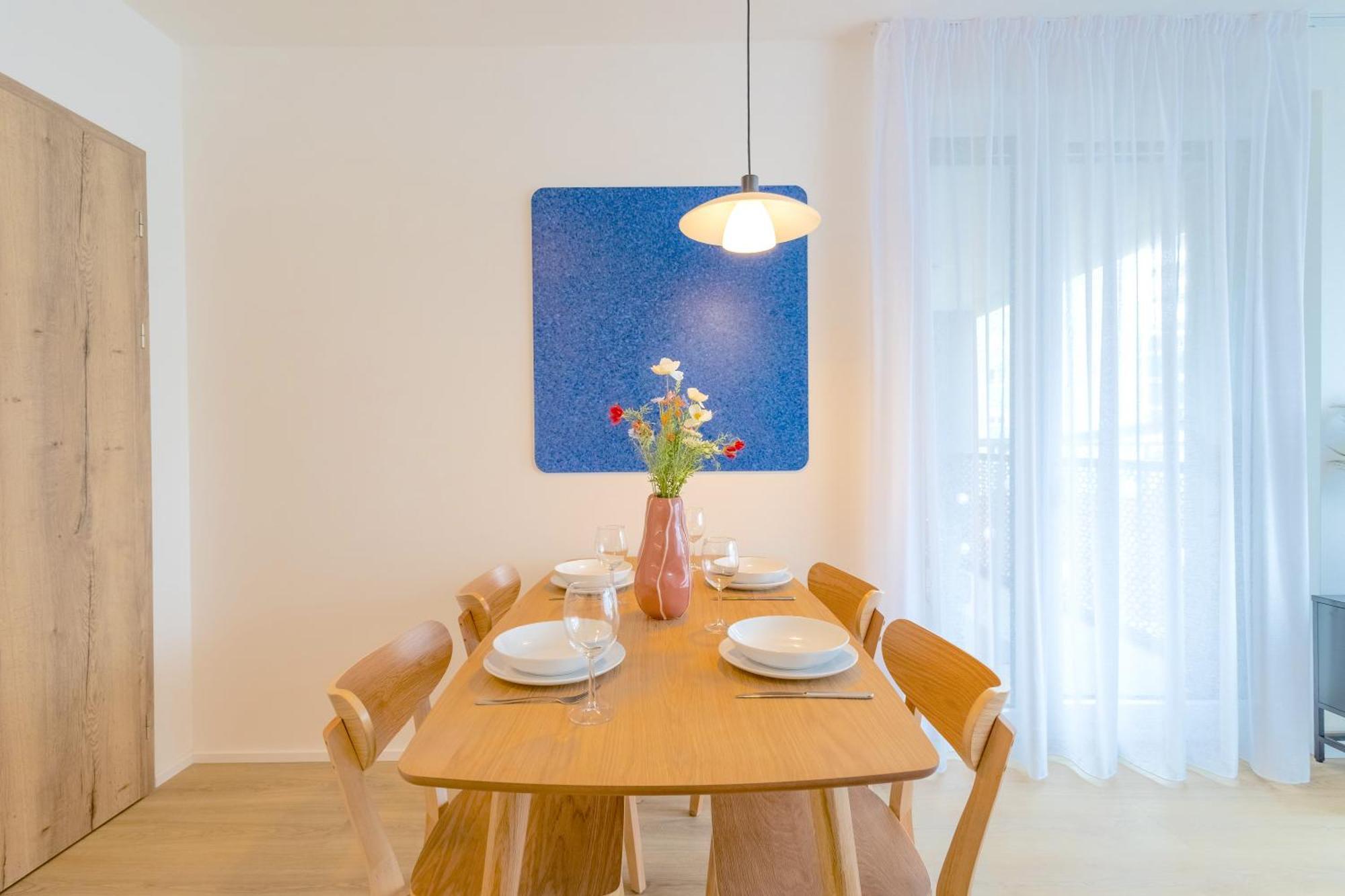 Design Apartment - Balcony, Free Parking, Yoga, 10 Mins To Center, By Gravity Prague Luaran gambar