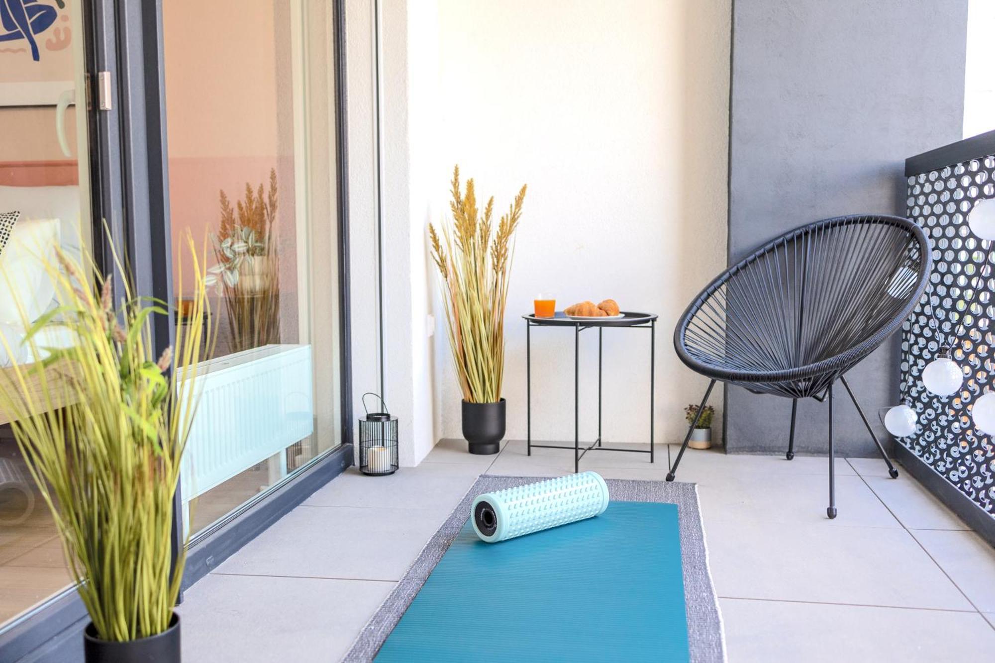 Design Apartment - Balcony, Free Parking, Yoga, 10 Mins To Center, By Gravity Prague Luaran gambar